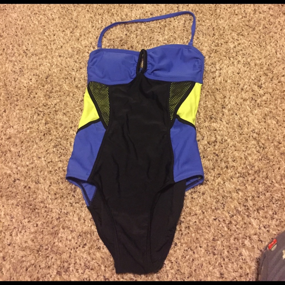 ❤️ Sporty Neon One Piece Swimsuit